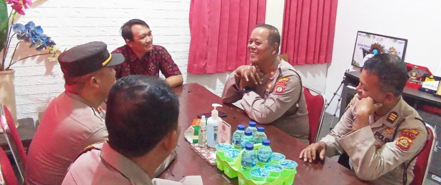 Perbekel Kukuh Kerambitan Terima Kunjungan Silahturahmi Kapolsek Kerambitan